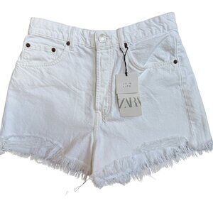 Zara White Denim High-Waisted Frayed Hem Shorts Size 8 USA / EUR 40
